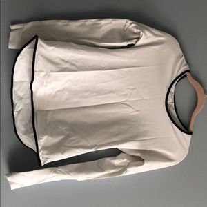 Women’s athletic long sleeve shirt